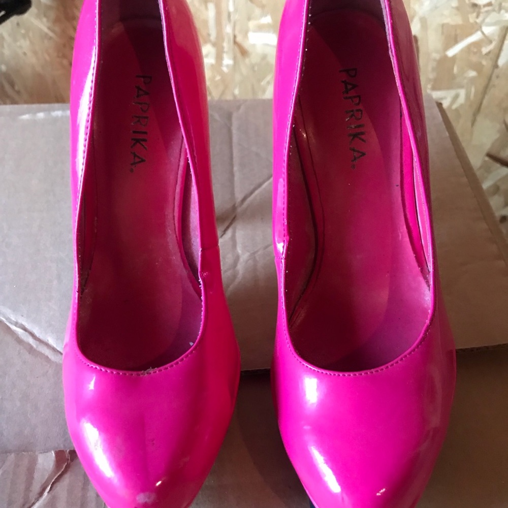 Used like new heels! Size 7.5 - 8
